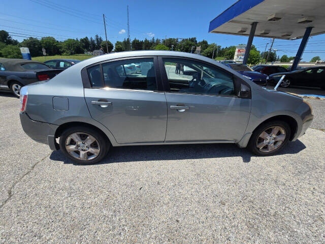 2008 Nissan Sentra for sale at QUEENSGATE AUTO SALES in York, PA