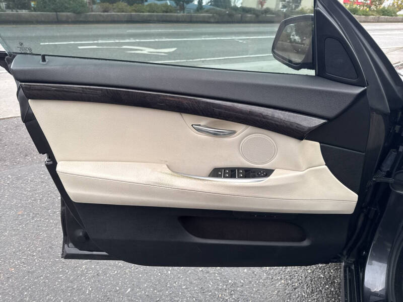 2012 BMW 5 Series 535i Gran Turismo