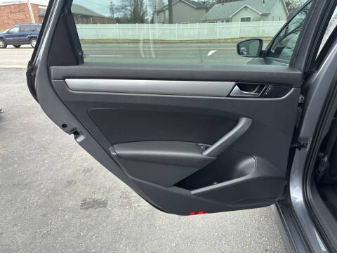 2014 Volkswagen Passat 1.8T Wolfsburg Edition PZEV