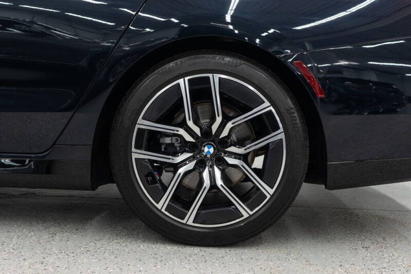 2025 BMW 7 Series 740i xDrive