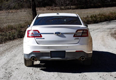 2015 Ford Taurus SEL