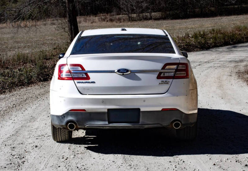 2015 Ford Taurus SEL