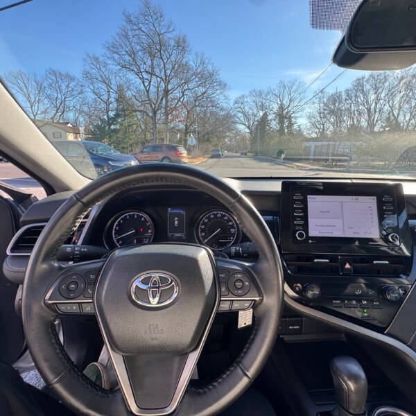 2022 Toyota Camry SE