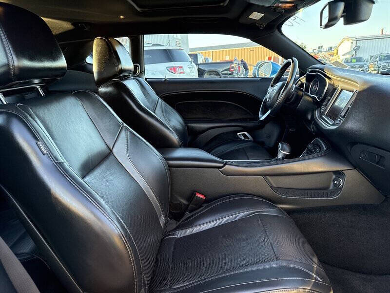 2015 Dodge Challenger SXT Plus