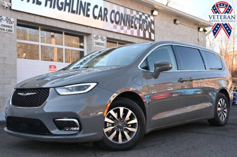 2022 Chrysler Pacifica Hybrid for sale at The Highline Car Connection in Waterbury CT