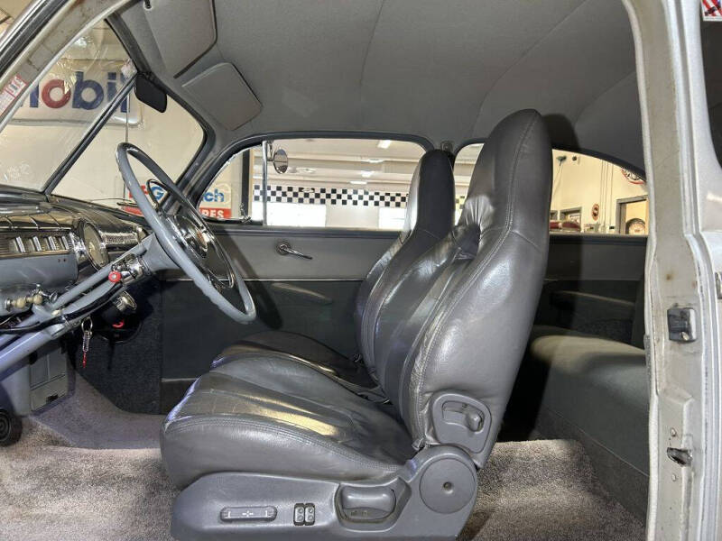 1947 Ford Super Deluxe