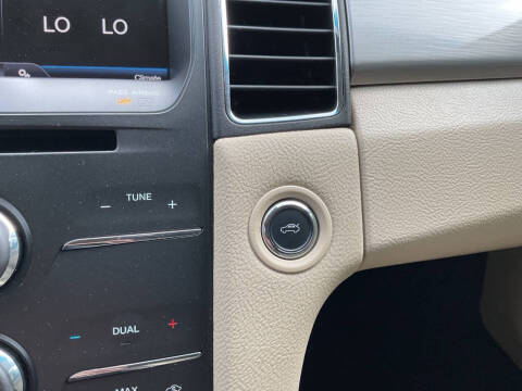 2015 Ford Taurus SEL