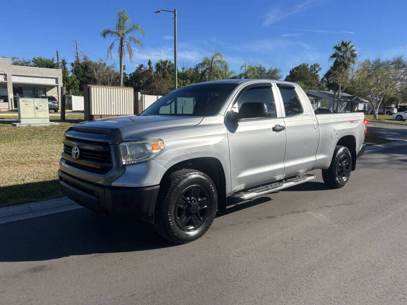 2014 Toyota Tundra SR's photo