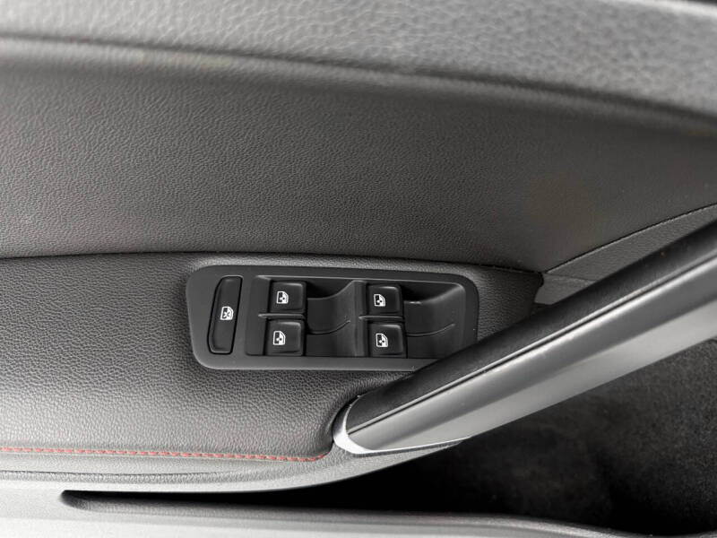 2019 Volkswagen Golf GTI SE