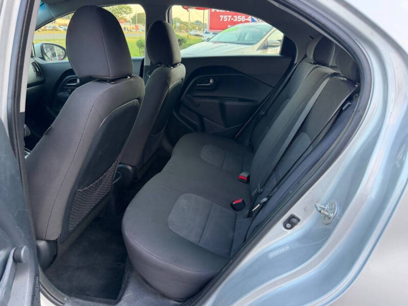 2013 Kia Rio 5-Door LX