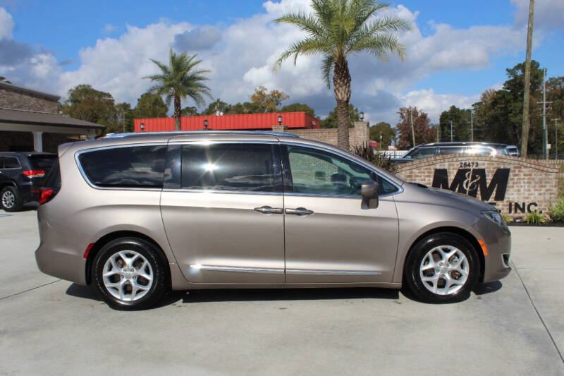 2017 Chrysler Pacifica Touring-L Plus