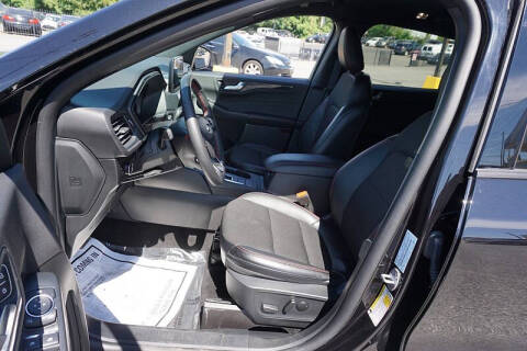 2025 Ford Escape ST-Line Select