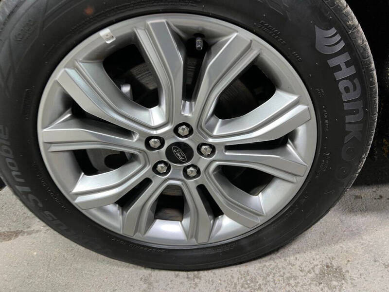 2024 Ford Edge Titanium