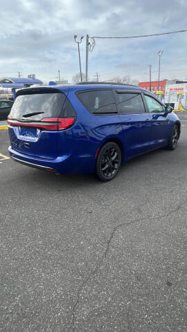 2021 Chrysler Pacifica Touring L