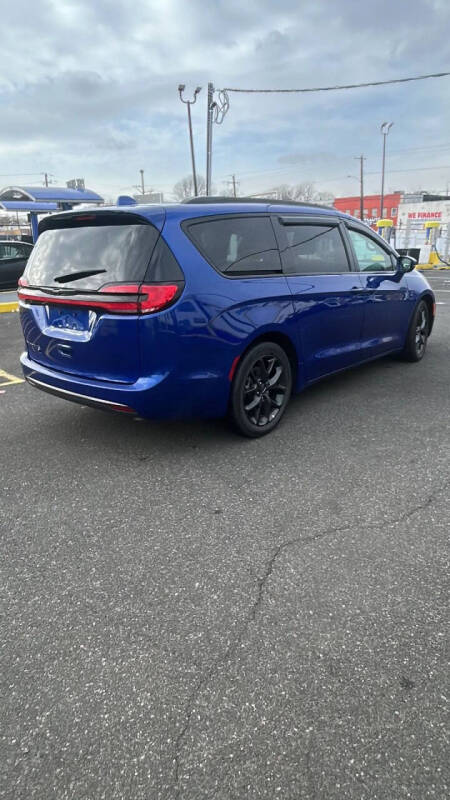 2021 Chrysler Pacifica Touring L