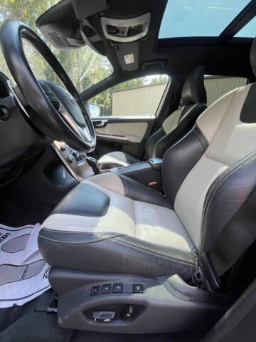 2015 Volvo XC60 T6 Drive-E Platinum
