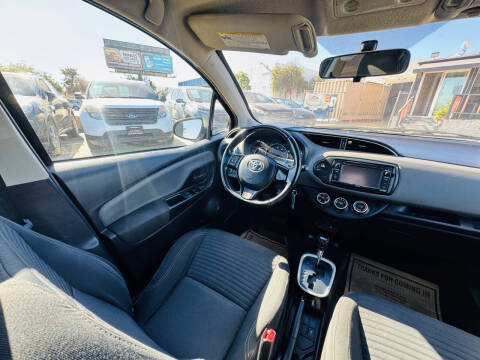 2016 Toyota Yaris 5-Door SE