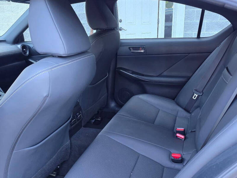 2023 Lexus IS 300