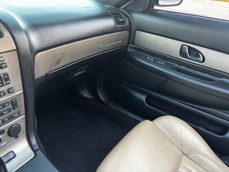 2004 Ford Thunderbird Deluxe