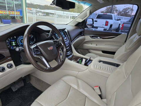 2017 Cadillac Escalade Standard