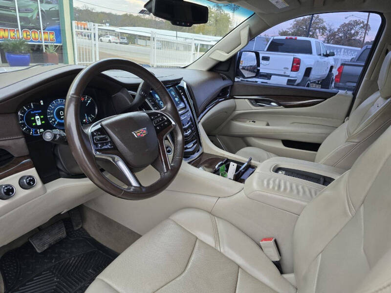 2017 Cadillac Escalade Standard