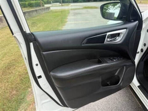 2018 Nissan Pathfinder SV