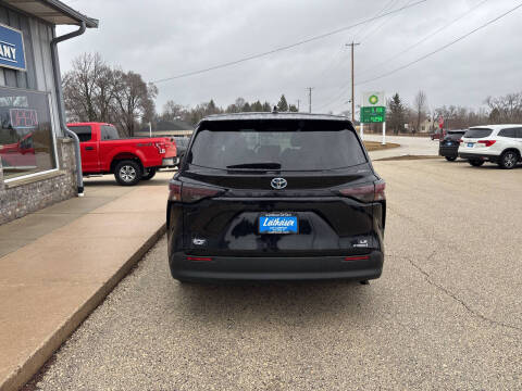 2024 Toyota Sienna LE 8-Passenger