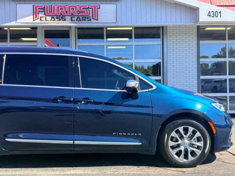 2025 Chrysler Pacifica Plug-In Hybrid Pinnacle