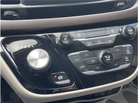 2017 Chrysler Pacifica LX