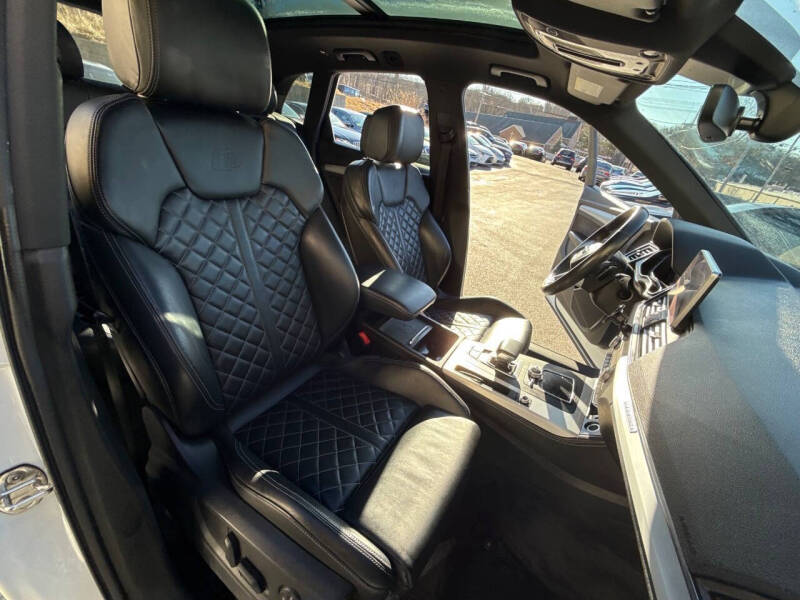 2019 Audi SQ5 3.0T quattro Premium Plus