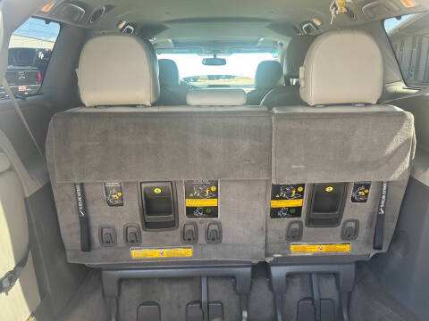 2012 Toyota Sienna XLE 8-Passenger