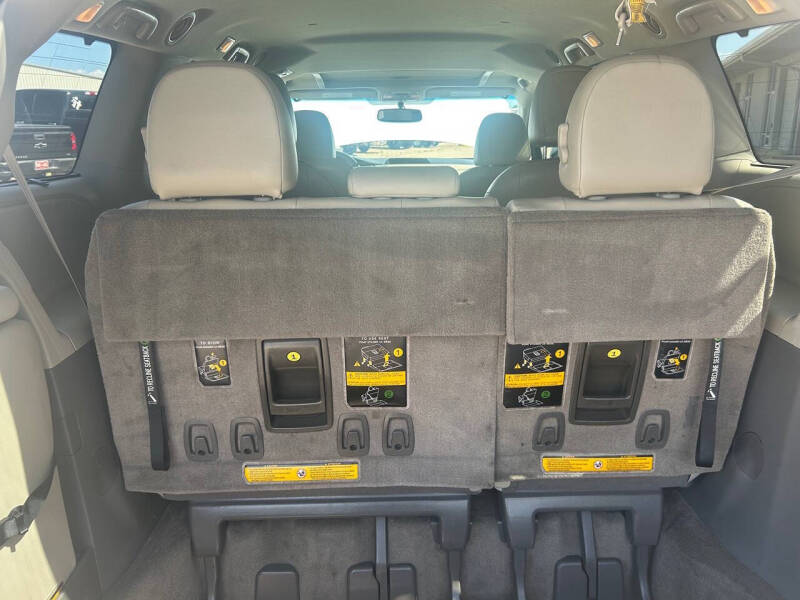 2012 Toyota Sienna XLE 8-Passenger