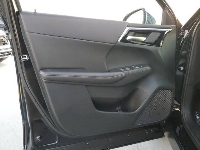 2025 Mitsubishi Outlander PHEV SE