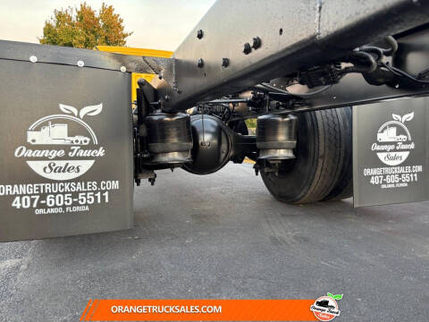 2014 Freightliner M2 106