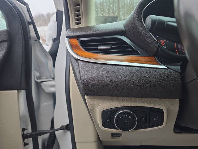 2019 Lincoln MKC Select