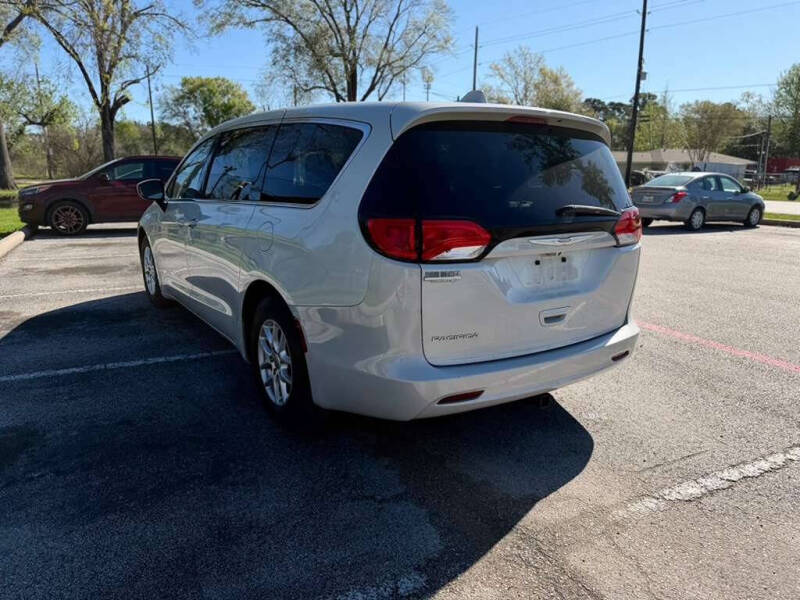 2017 Chrysler Pacifica LX