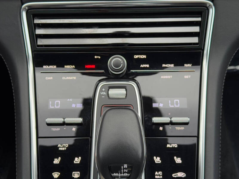 2022 Porsche Panamera 4S E-Hybrid