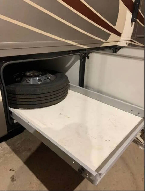 2015 Fleetwood RV Discovery 40G