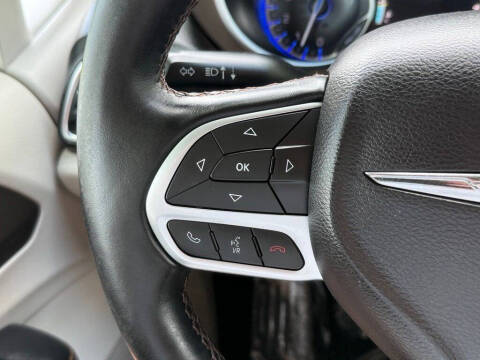 2017 Chrysler Pacifica Touring-L Plus