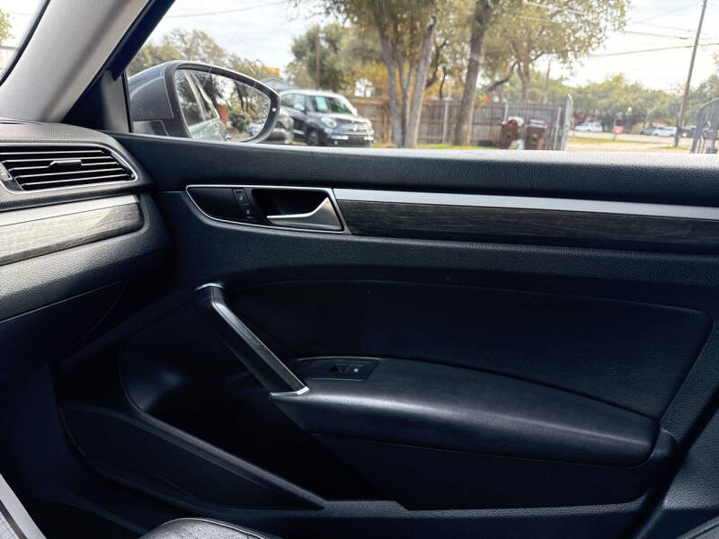 2017 Volkswagen Passat 1.8T SE