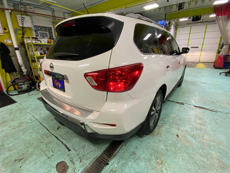 2017 Nissan Pathfinder S