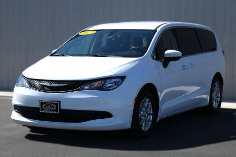 2022 Chrysler Voyager LX