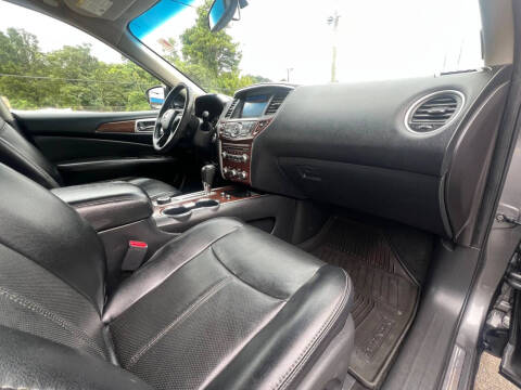 2017 Nissan Pathfinder Platinum