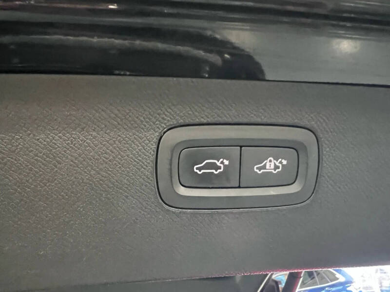 2020 Volvo XC90 T5 Momentum