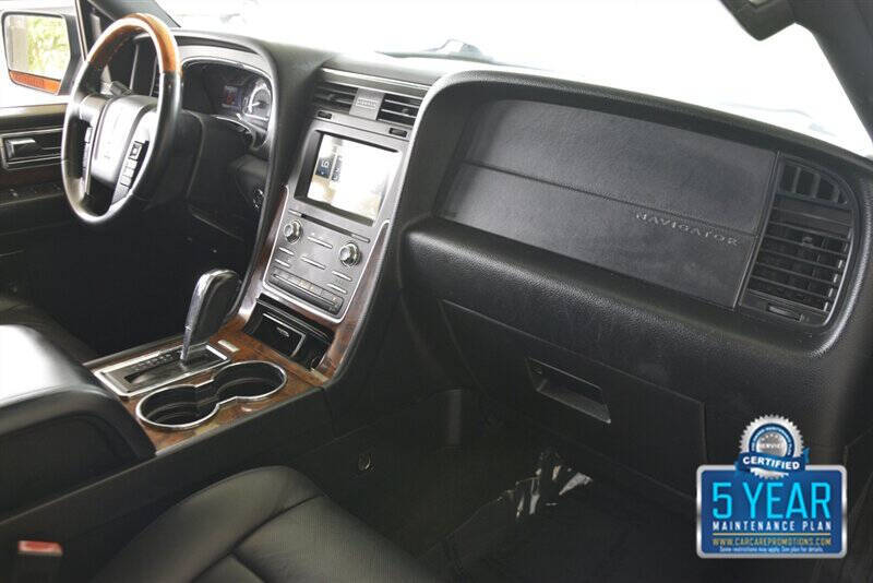 2016 Lincoln Navigator Select