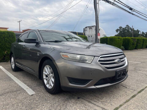 2013 Ford Taurus SE