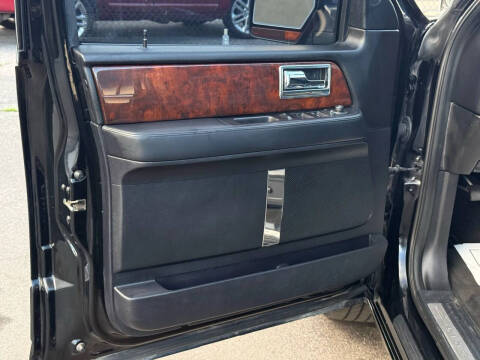 2016 Lincoln Navigator Select