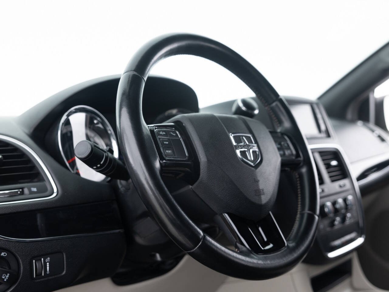 Used Car 2020 Dodge Grand Caravan  Sxt 4dr Mini Van For Sale Under $12,000 In Coal City, Illinois