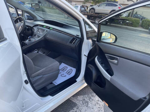 2012 Toyota Prius Two