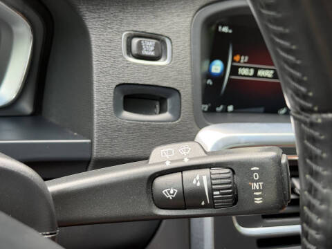 2015 Volvo V60 Cross Country T5